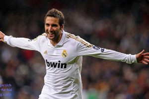 库里三分风暴席卷联盟，二月75记三分创纪录，生涯第六次单月三分追平联盟总和