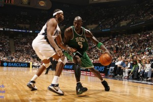 NBA西部季后赛格局落定，金州勇士锁定第三 首轮硬碰丹佛掘金