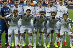 德甲焦点战半场闷平，卡帕尔多头球中框成唯一亮点，多特与汉堡互交白卷