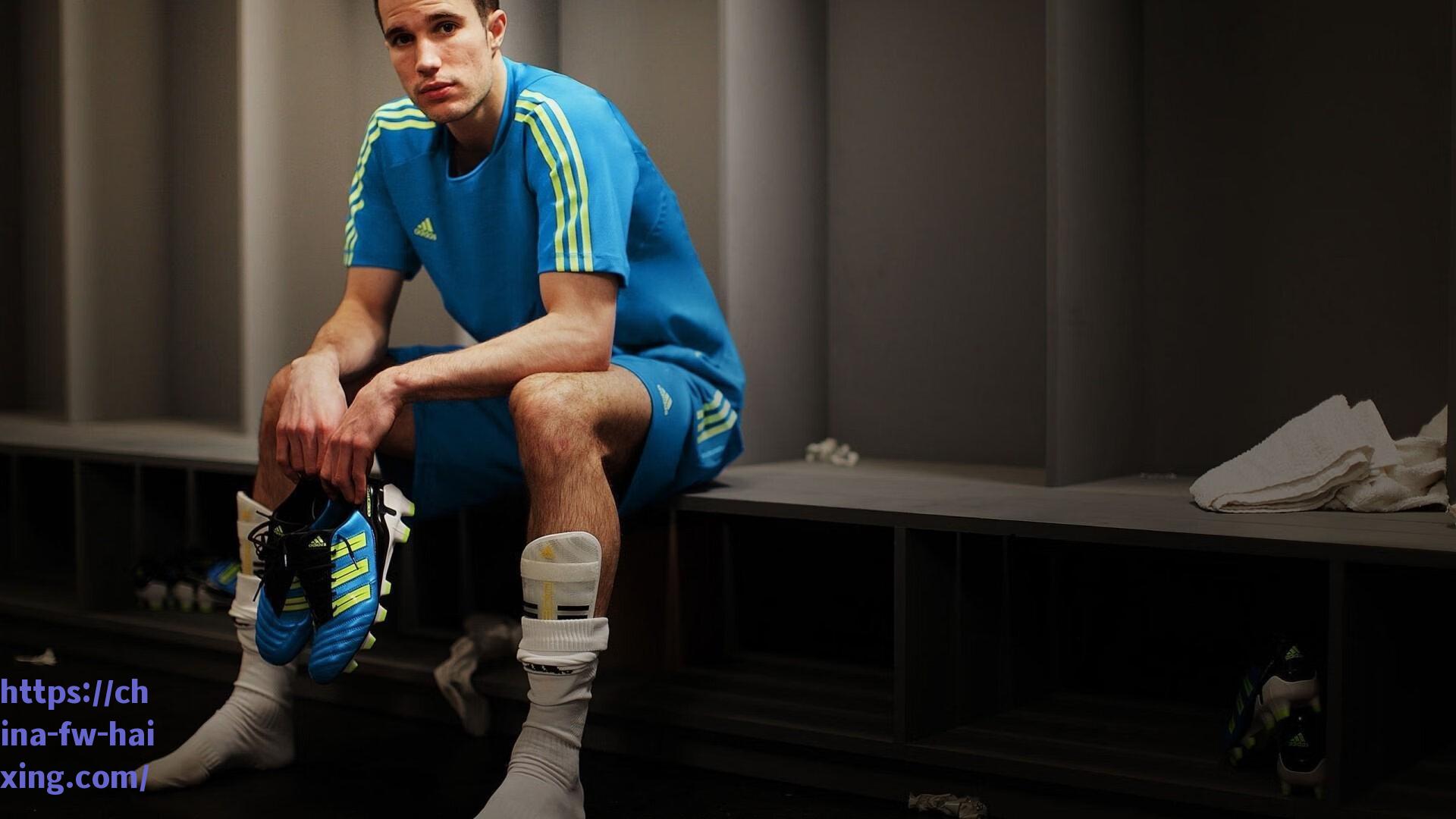 哈登休赛期活跃训练馆,倾力打磨并亲授实战技巧