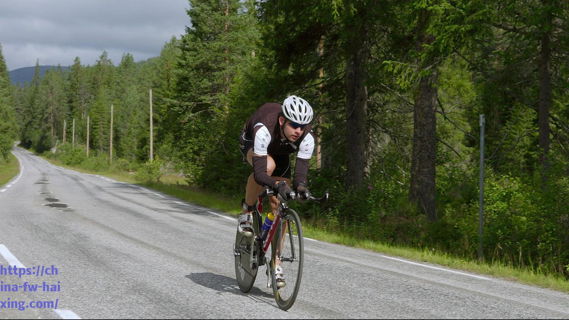 亚历山大撤步三分如冷箭出鞘 关键一击彰显巨星锋芒
