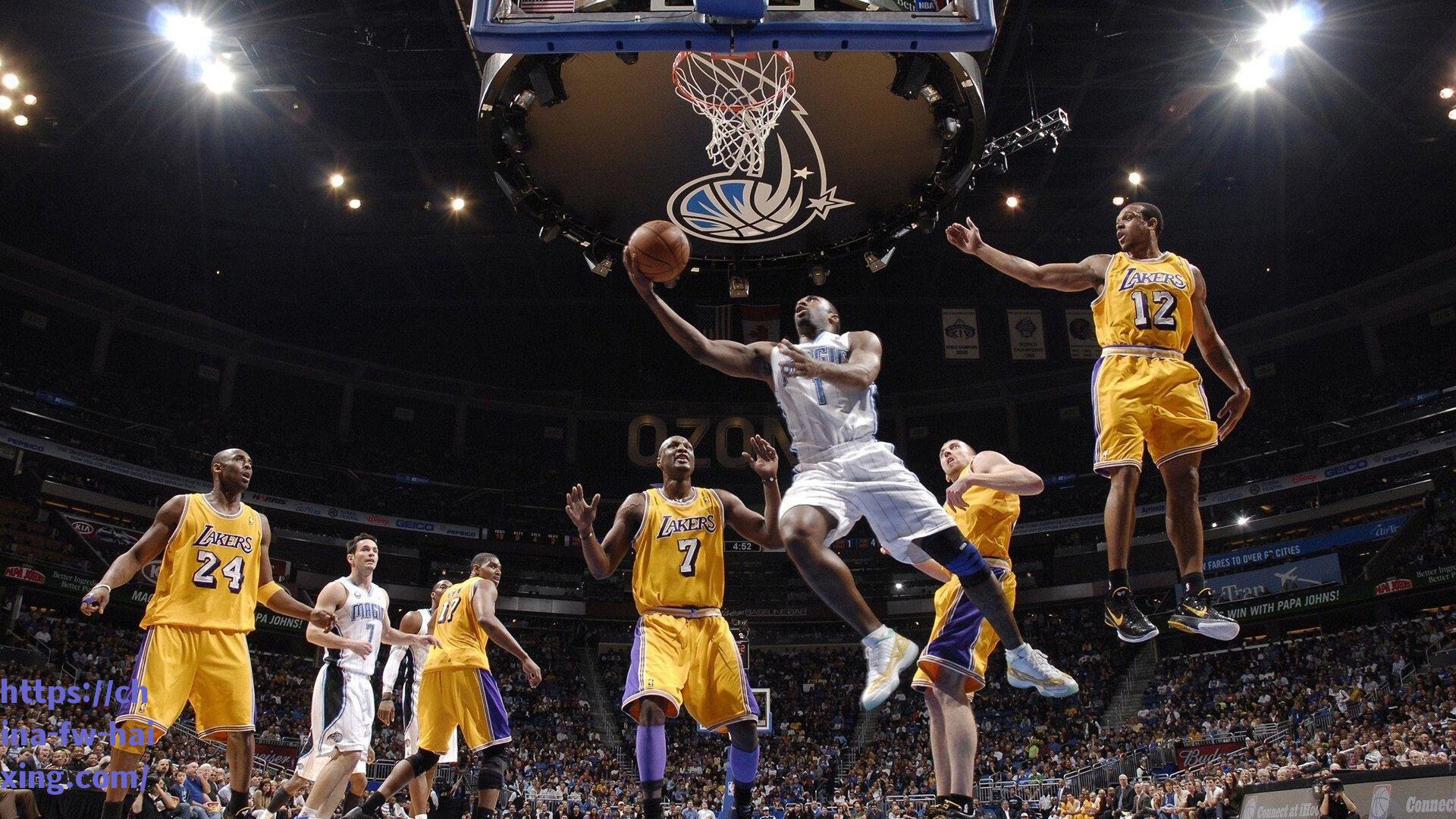 半场激战！湖人60-62暂落后独行侠，詹姆斯戴维斯合砍33分难掩防守漏洞